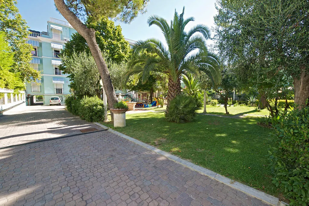 Hotel Garden-1